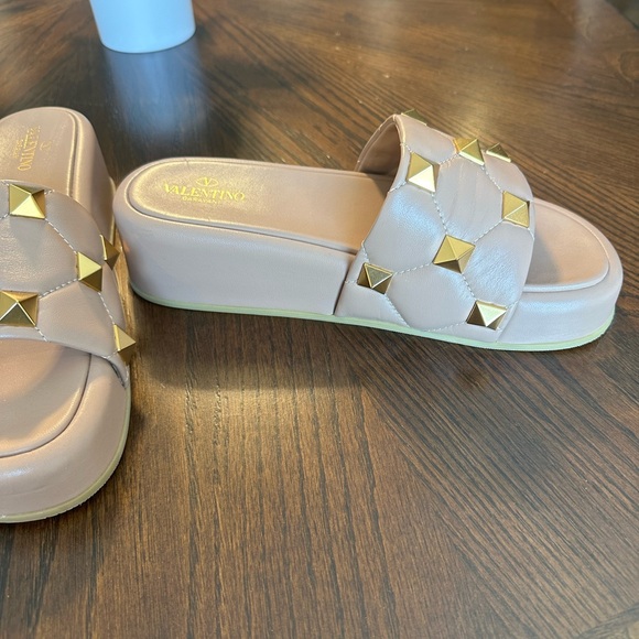💗 SOLD 💗Authentic Valentino rock stud platform sandals - Picture 7 of 8